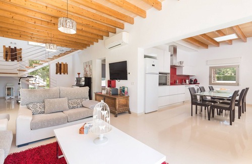 Maria de la Salut Villa | SON PEROT Finca para 8 con piscina