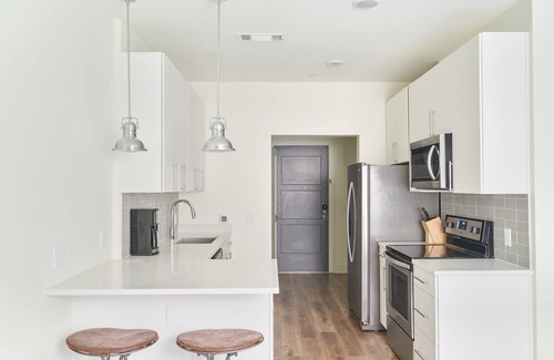 Rutledge Hill Apartamento | Sonder at LC SoBro | Studio Apartment