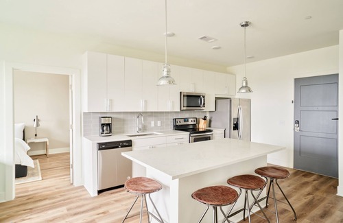 Rutledge Hill Apartamento | Sonder at LC SoBro | Superior Two-Bedroom Apartment