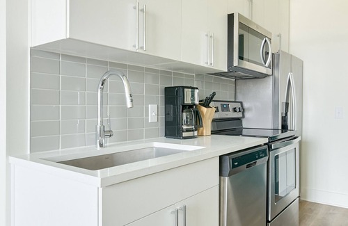 Rutledge Hill Apartamento | Sonder at LC SoBro | Superior Studio Apartment