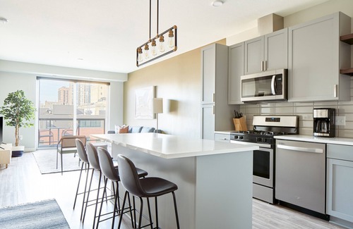 Mill District Apartamento | Sonder at Vicinity | Two-Bedroom Apartment w/ Balcony