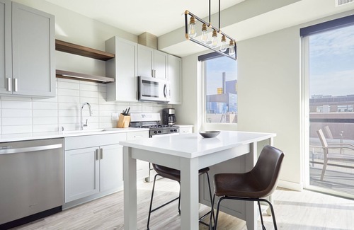 Mill District Apartamento | Sonder at Vicinity | One-Bedroom Apartment w/ Balcony
