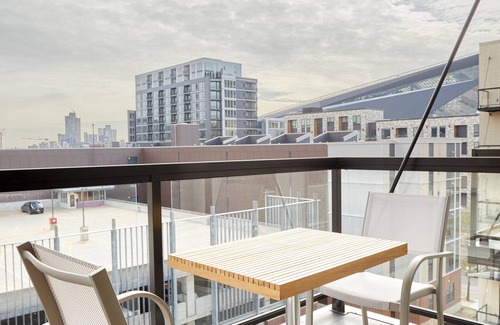 Mill District Apartamento | Sonder at Vicinity | One-Bedroom Apartment w/ Balcony