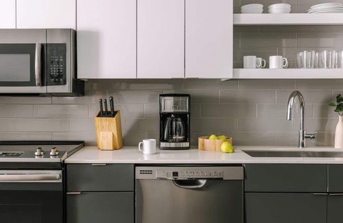 Hillsboro Village Apartamento | Sonder at Village 21 | Queen Studio Apartment