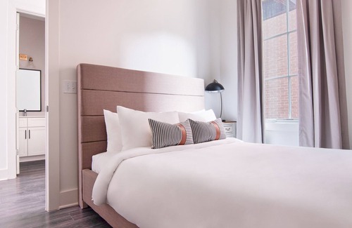Germantown Apartamento | Sonder at Ziel Haus | Four-Bedroom Apartment w/ Balcony