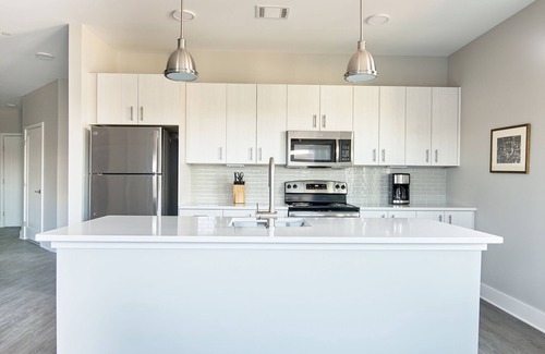 Hillsboro West End Apartamento | Sonder Belcourt | Two-Bedroom Apartment w/ Balcony