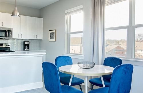 Hillsboro West End Apartamento | Sonder Belcourt | Two-Bedroom Apartment w/ Balcony
