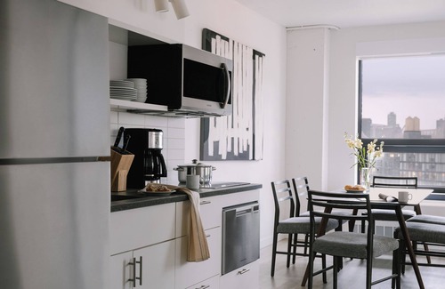 Hunters Point Apartamento | Sonder Court Square | Two-Bedroom Apartment w/ City View