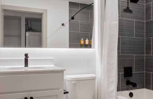 University City Apartamento | Sonder The Sloan | One-Bedroom Apartment
