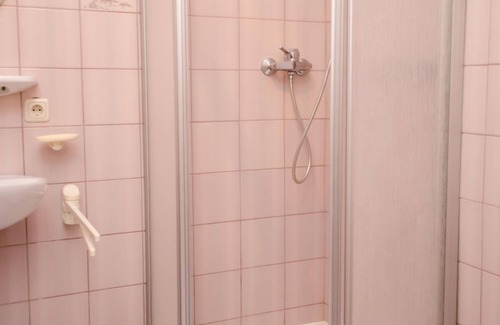 Poertschach am Woerthersee Apartamento | Sonnendoppelzimmer 4 - Ferienappartements Sonnenhügel