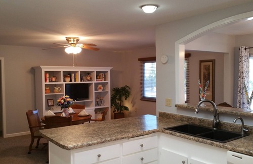 Sun City West Casa | Sonnet Sunshine Retreat - ¡Tu base de operaciones en Sunny Sun City West!