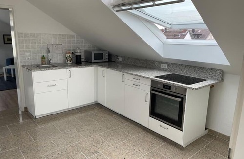 Sankt Augustin Apartamento | Sonniges Wohlfühl-Appartment in zentraler Lage