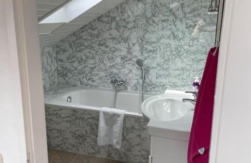 Sankt Augustin Apartamento | Sonniges Wohlfühl-Appartment in zentraler Lage