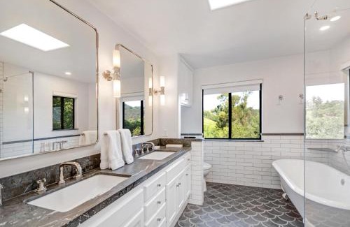 Fetters Hot Springs-Agua Caliente Casa | Sonoma Hilltop Estate With 3 Bedrooms And Pool - Includes Wine Tasting Passport