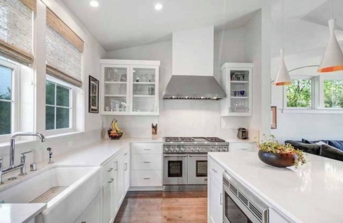 Sonoma Casa | Sonoma Modern Farmhouse walk or bike to the plaza, restaurants and wineries
