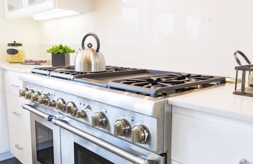 Sonoma Casa | Sonoma Modern Farmhouse walk or bike to the plaza, restaurants and wineries