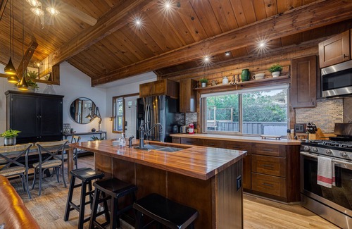 Fetters Hot Springs-Agua Caliente Cabina | Sonoma Wine Country Luxury Log Cabin