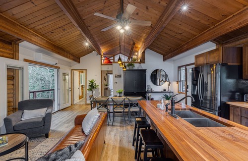 Fetters Hot Springs-Agua Caliente Cabina | Sonoma Wine Country Luxury Log Cabin