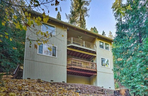 Phoenix Lake-Cedar Ridge Casa | Sonora Home with Pool Table, Grill and 2 Balconies