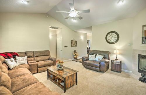 Phoenix Lake-Cedar Ridge Casa | Sonora Home with Pool Table, Grill and 2 Balconies