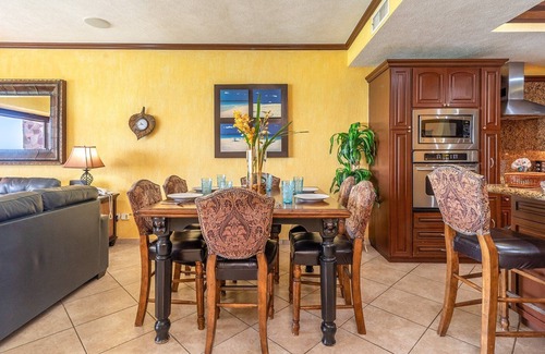 Bella Vista Condominio | TRAIGA A LA FAMILIA Y PERMANEZCA EN ESTA UNIDAD DE 2 DORMITORIOS EN SONORAN SKY 703