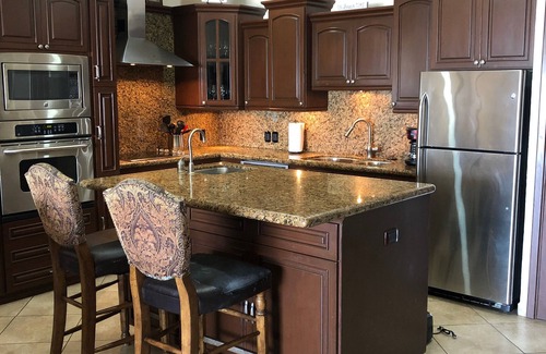 Bella Vista Condominio | SONORAN SKY- HERMOSO 3 BD 3 BAÑO OCEAN FRENTE PLANTA BAJA CONDO EN SANDY BEACH