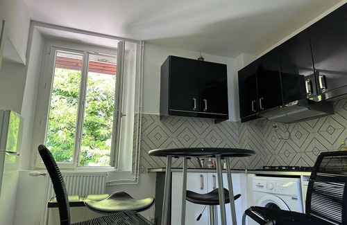 Voiron Apartamento | Soothing 3-bedroom apartment with WiFi in charming Voiron