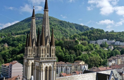 Voiron Apartamento | Soothing 3-bedroom apartment with WiFi in charming Voiron