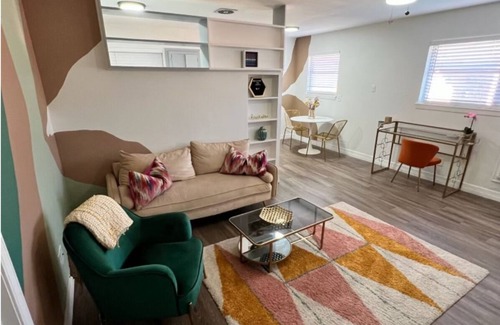 Greenway Plaza-Upper Kirby Apartamento | Soothing apartment with AC in vibrant Houston