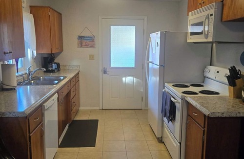Gleneden Beach Casa | Soothing beach house with WiFi in Lincoln Beach
