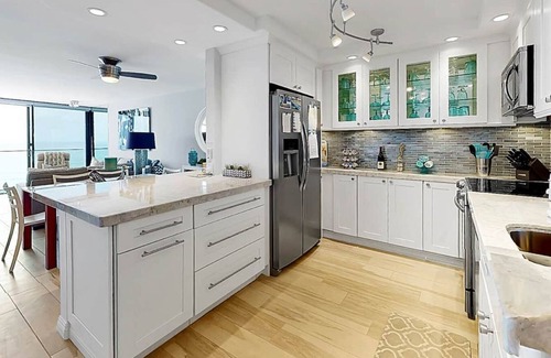 Pacific Beach Condominio | Soothing Ocean Sounds, Beach Views, Floor-to-Ceiling Windows: True Beach Therapy