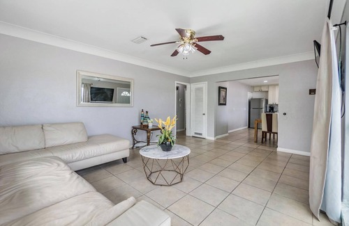 Bayou Shores Casa | Soothing townhome with PRIVATE DOCK & KAYAKS in St. Petersburg
