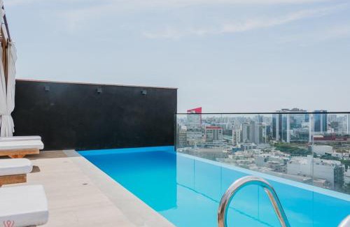 Surquillo Apartamento | Sophisticated 2BR Pool in Surquillo