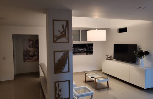 Cali Apartamento | Sophisticated 3 bedroom apartment
