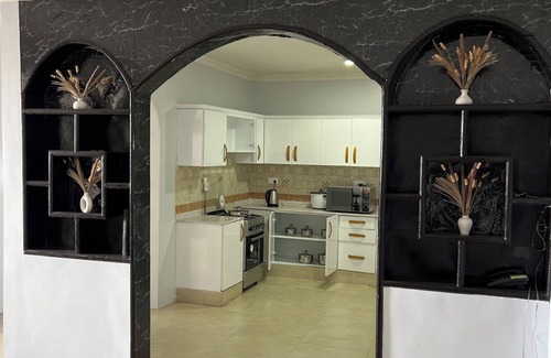 Kisutu Apartamento | Sophisticated 4-Bed Central Business District Retreat with City Views