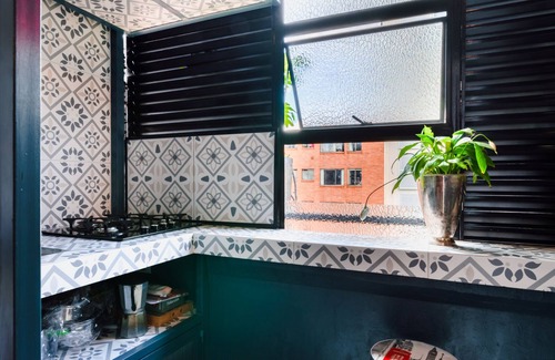 Financial District Apartamento | Sophisticated Apt at famous fashion designer home with balcony