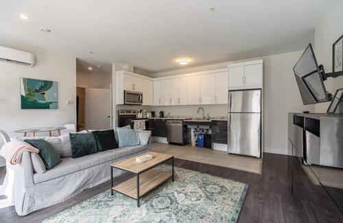 North End Apartamento | 241 Sophisticated apt with AC