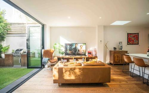 Toorak Casa | Sophisticated art deco in the heart of Toorak