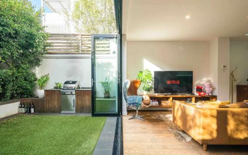 Toorak Casa | Sophisticated art deco in the heart of Toorak