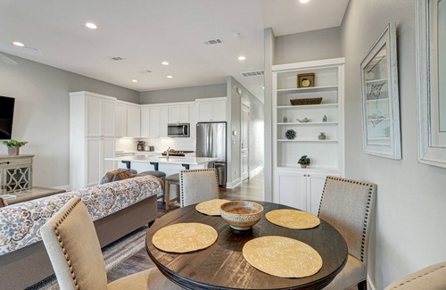Rockport Casa | Sophisticated canal-view villa with pool, vast fishing pier, deck & washer/dryer