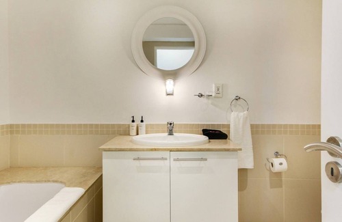 Clifton Apartamento | Sophisticated Clifton Apartment w/Sea Views (Dunmore Breeze)