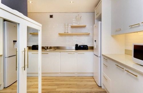 Clifton Apartamento | Sophisticated Clifton Apartment w/Sea Views (Dunmore Breeze)