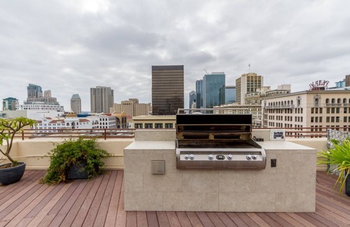 Cortez Hill Apartamento | Sophisticated Comfort: Luxury Loft w/Chef's Kitchen in Gaslamp Quarter