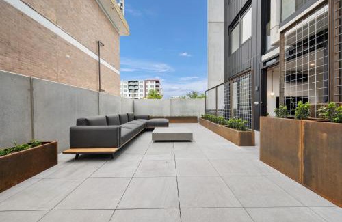 Braddon Apartamento | Sophisticated Inner-City 2-Bed with Outdoor Dining