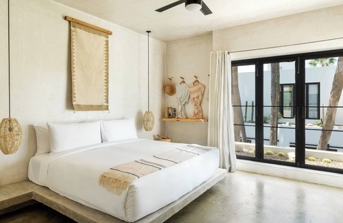 San Jose del Cabo Hotel | Sophisticated Escape with Pool, Rooftop & Cozy Ambiance