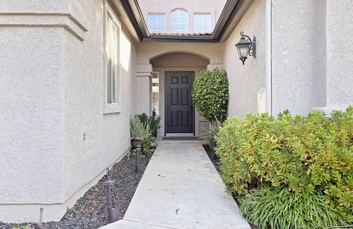 Fresno Casa | Sophisticated River Bluff Retreat - PRO CLEAN