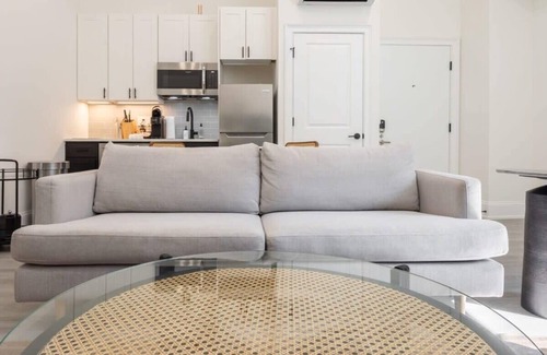 Rittenhouse Row Apartamento | Sosuite | 1BR Apt w W/D, Desk Alcove