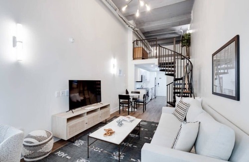 Center City East Apartamento | Sosuite | 1BR Loft w Park View, W/D, Gym, Lounge