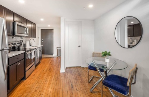West Philadelphia Apartamento | Sosuite | Studio Loft w W/D, Gym, Lounge