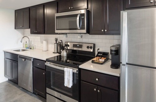 West Philadelphia Apartamento | Sosuite | Studio Loft w W/D, Gym, Lounge